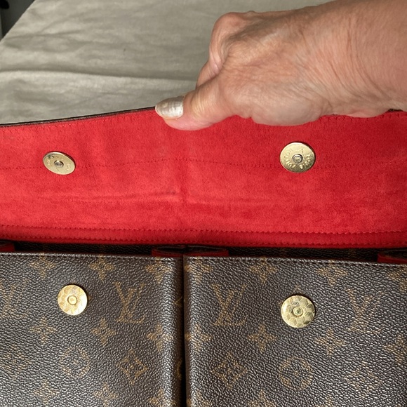 Vintage messenger style LV. - Picture 4 of 11